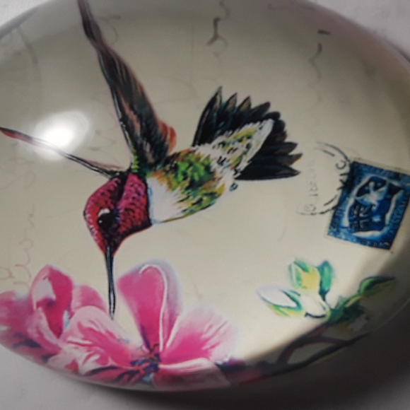 RARE BEAUTIFUL CARTE POSTALE HUMMINGBIRD OVAL FELT BOTTOM PAPERWEIGHT - Picture 2 of 4